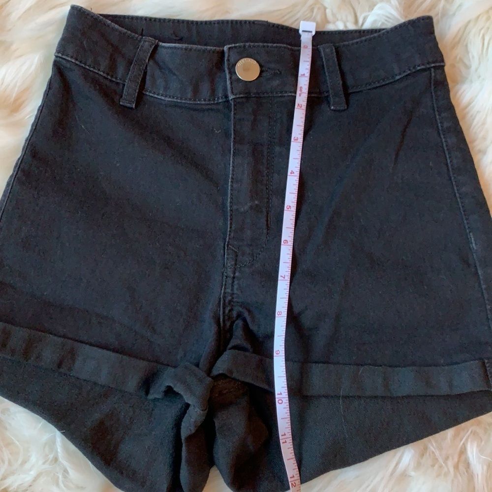 H&M Divided Black Denim Jean Shorts Size 2 - Picture 5 of 6